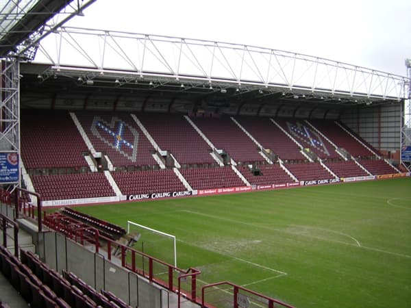 Beau Reus voltooit transfer naar Hearts: Nederlandse doelman tekent driejarig contract
