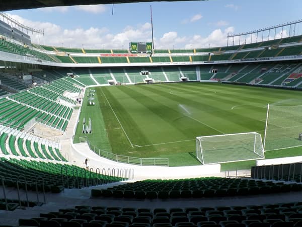 Barcelona start seizoen 2025-2026 tegen Elche door uitstel eerste speelronde