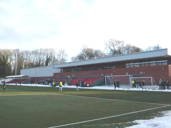 Ken Charles brengt Champions League-ervaring mee naar Maidstone United