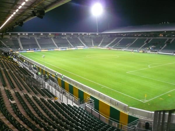 ADO Den Haag presenteert Zamburek van Heracles Almelo